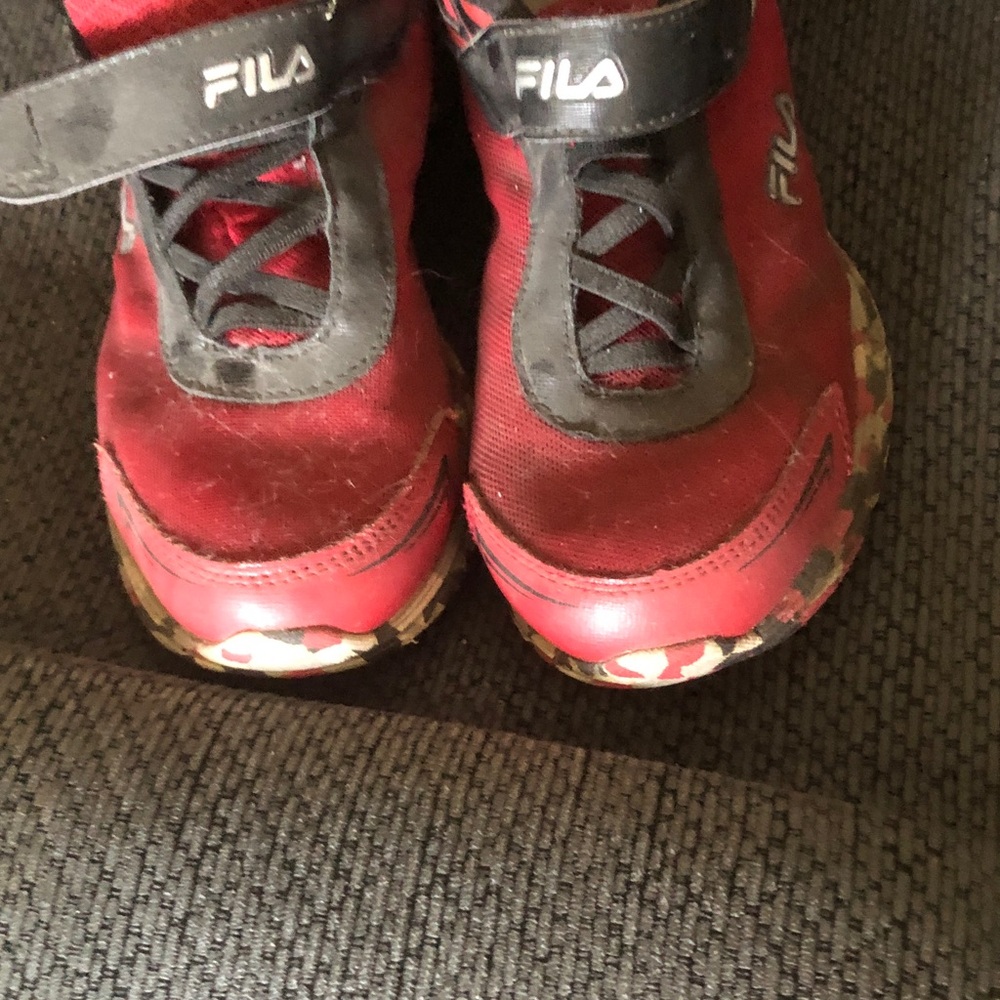 Fila Kids Red and Black Hook-and-Loop Sneakers